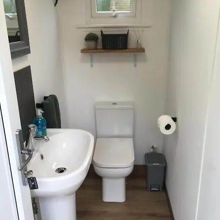 Cedar Camping Pod Campsite